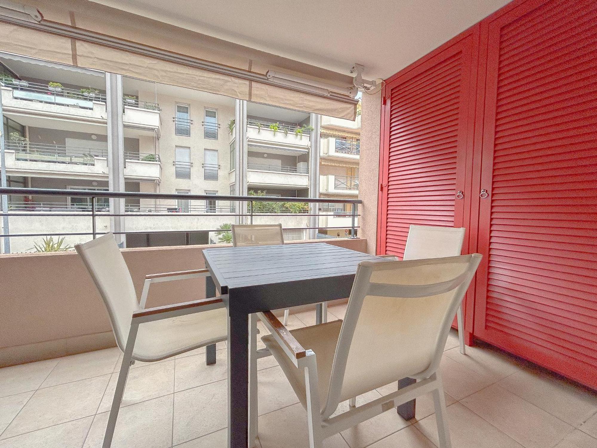 Appartement Centrale A 100 M Des Plages Rue De Provence Saint-Raphaël Exterior foto