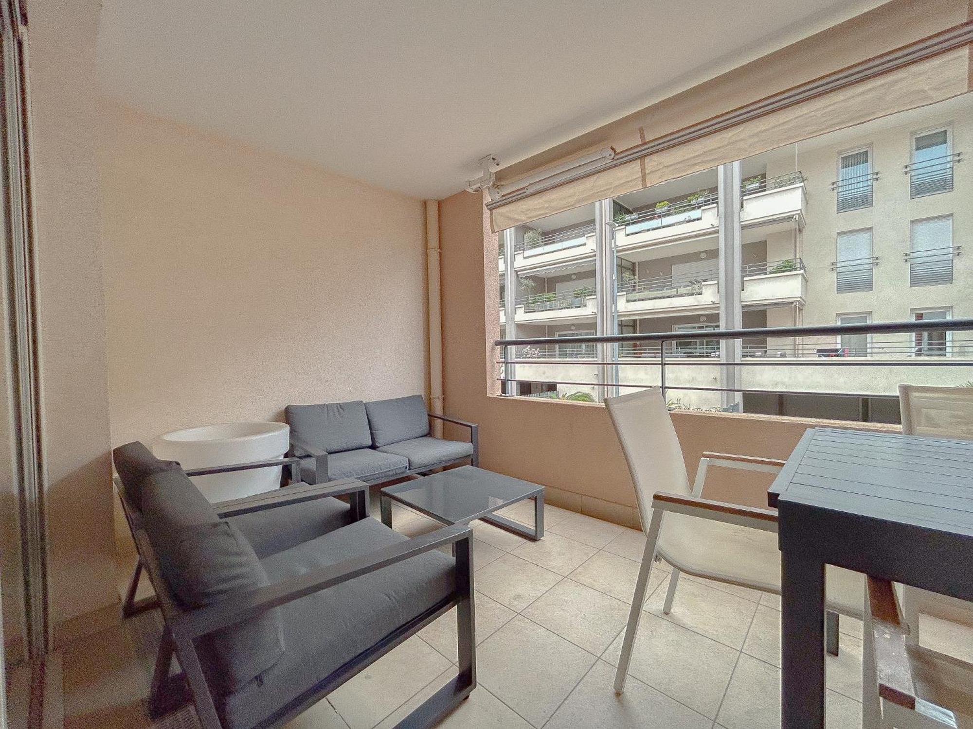 Appartement Centrale A 100 M Des Plages Rue De Provence Saint-Raphaël Exterior foto